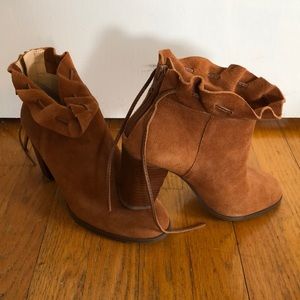 High heel boots